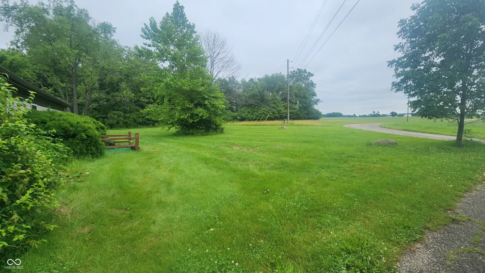 92 E Trestle Road Veedersburg, IN 47987