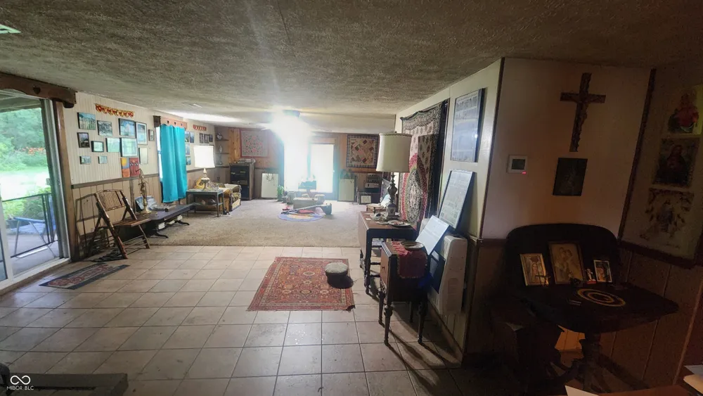 92 E Trestle Road Veedersburg, IN 47987