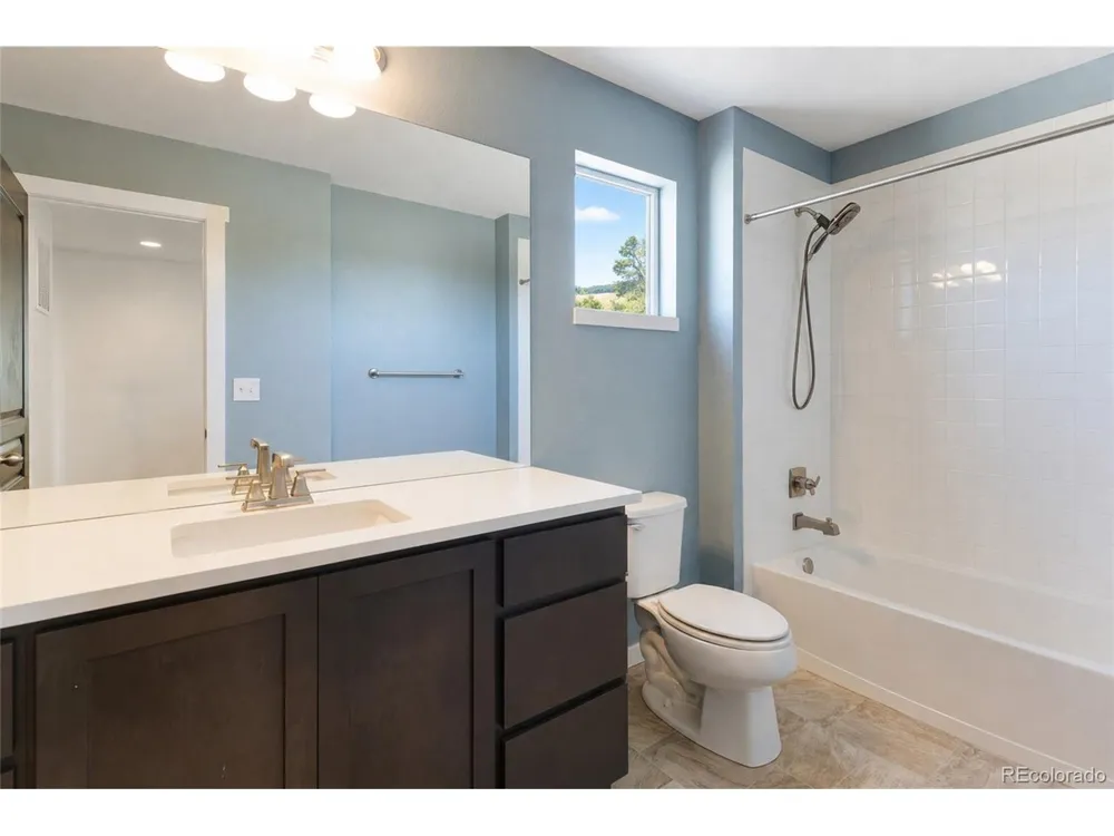135 Foxtail Drive Hudson, CO 80642
