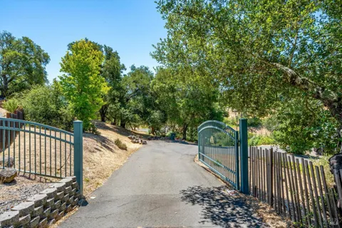 1055 Sundown Trail