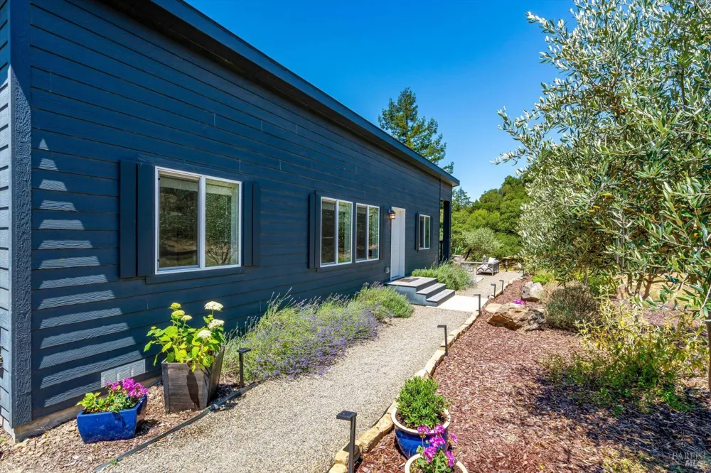 1055 Sundown Trail Santa Rosa, CA 95404