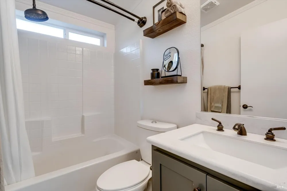 1055 Sundown Trail Santa Rosa, CA 95404