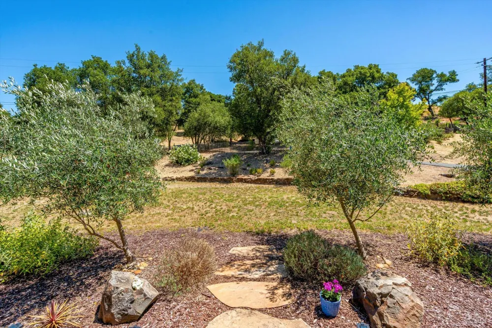 1055 Sundown Trail Santa Rosa, CA 95404