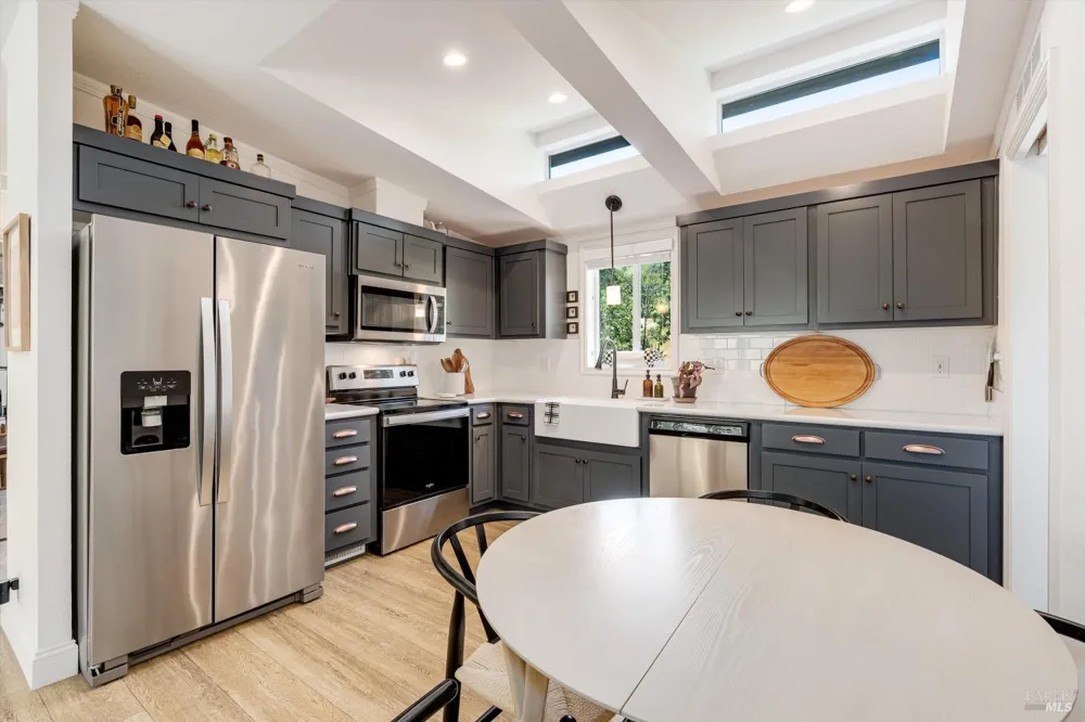 1055 Sundown Trail Santa Rosa, CA 95404