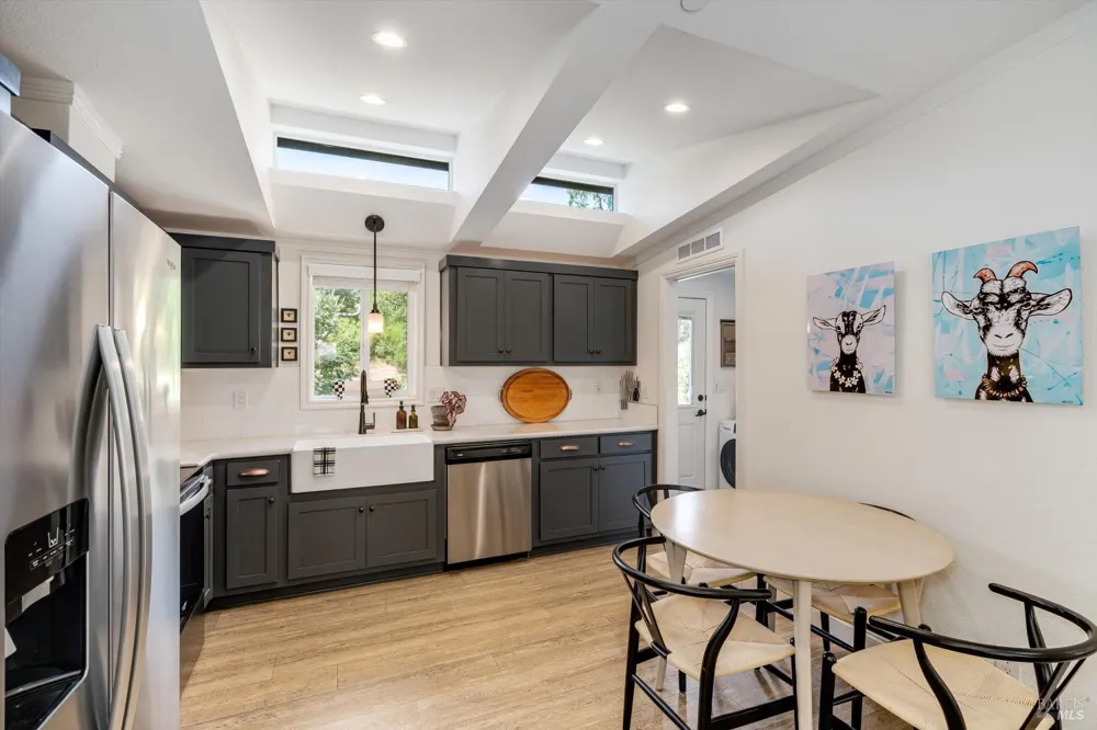 1055 Sundown Trail Santa Rosa, CA 95404
