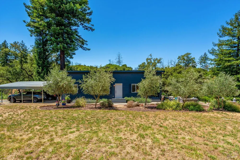 1055 Sundown Trail Santa Rosa, CA 95404