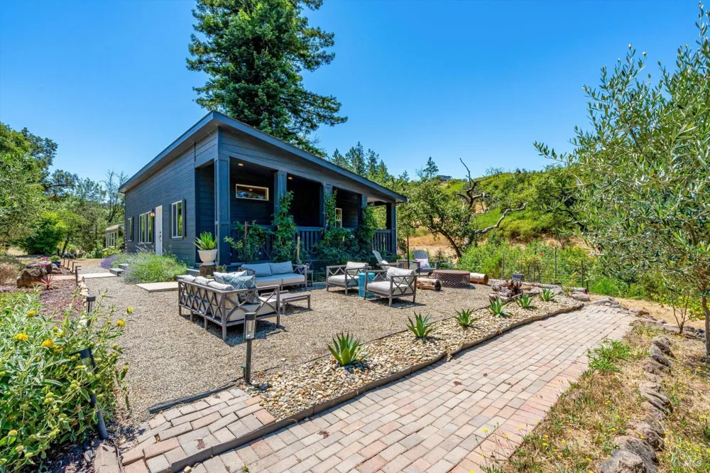 1055 Sundown Trail Santa Rosa, CA 95404