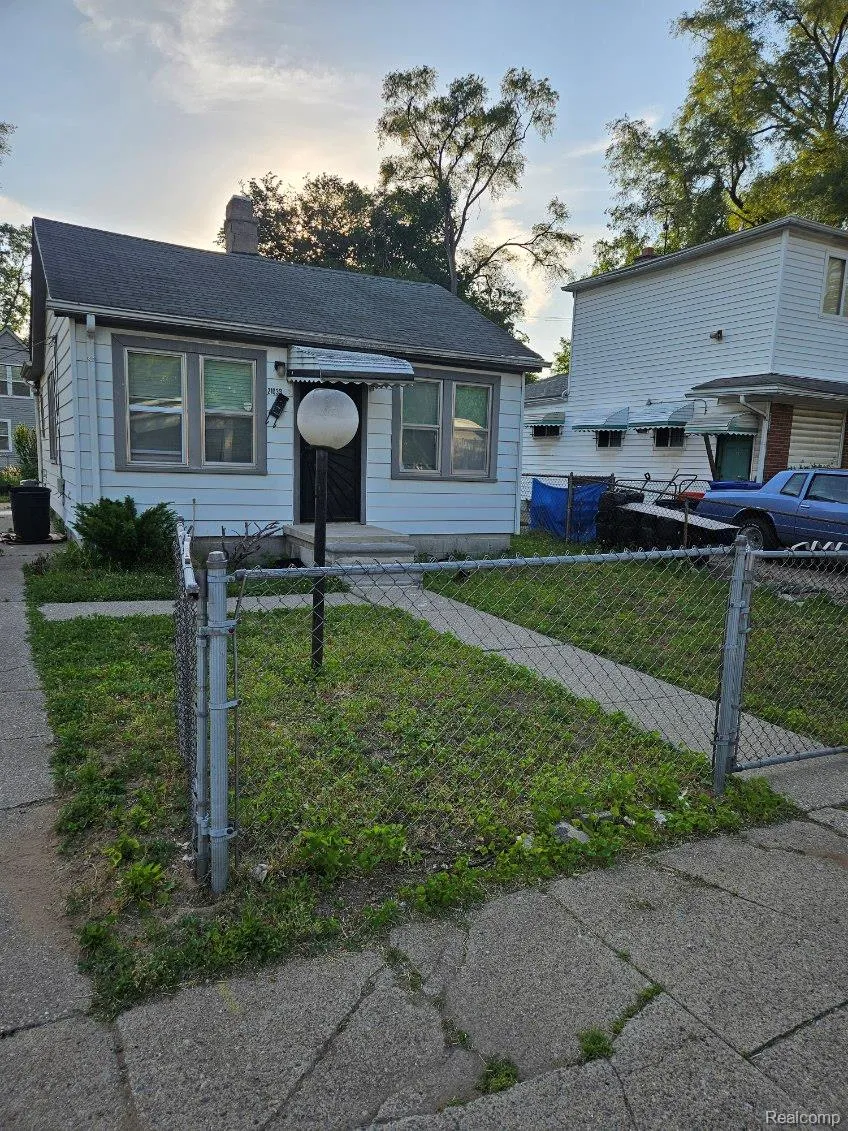 21033 Glen Lodge Road Royal Oak Charter Township, MI 48220