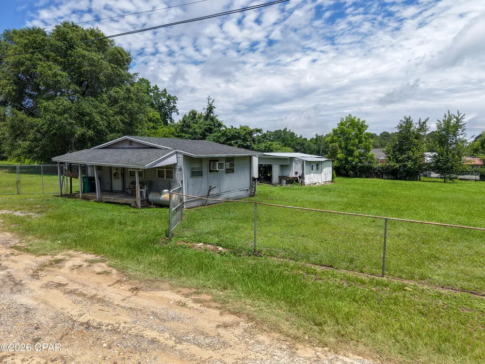 1103 S Waukesha Street Bonifay, FL 32425