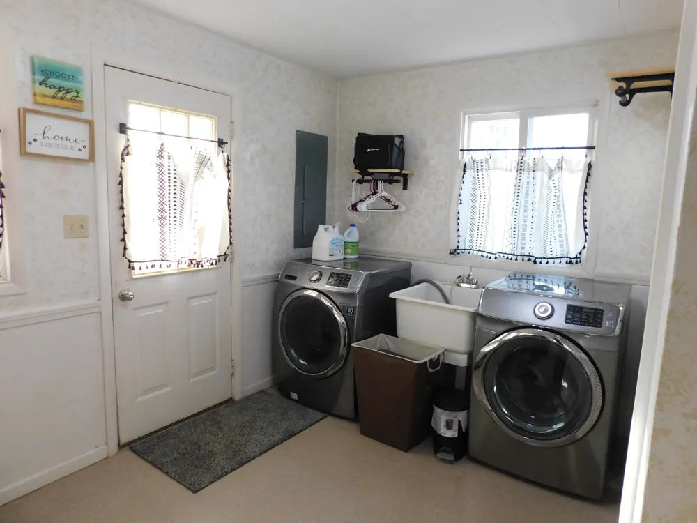 124 Peterson Drive Cheshire Township, MI 49055