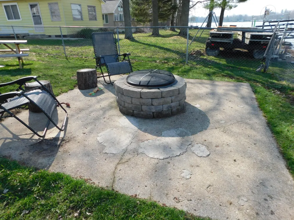 124 Peterson Drive Cheshire Township, MI 49055
