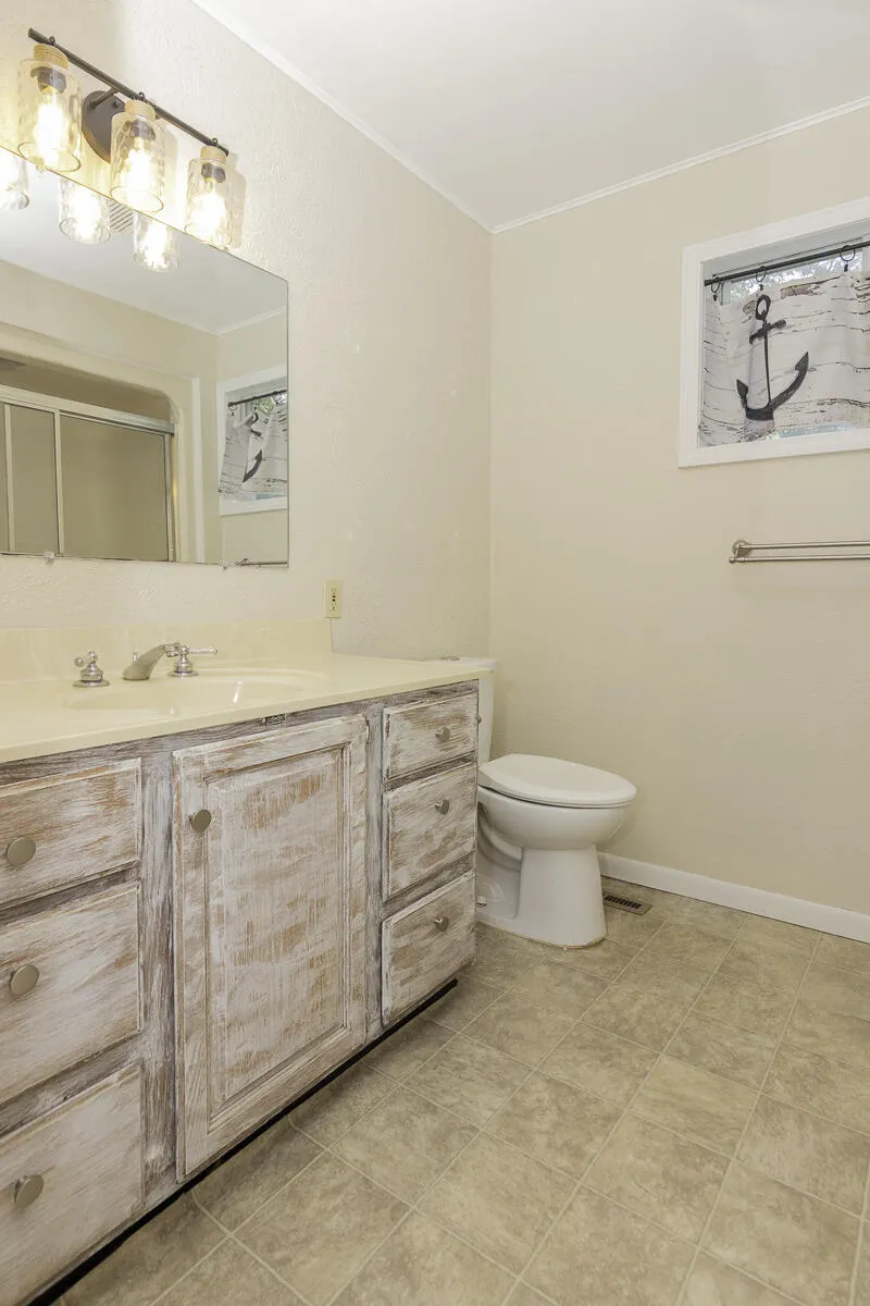 124 Peterson Drive Cheshire Township, MI 49055