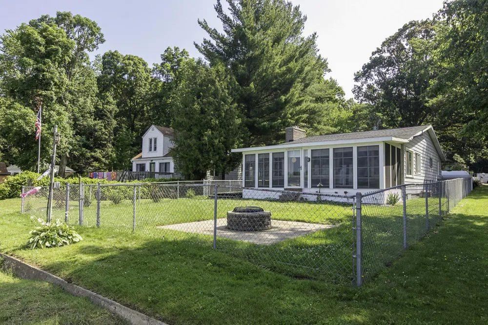 124 Peterson Drive Cheshire Township, MI 49055