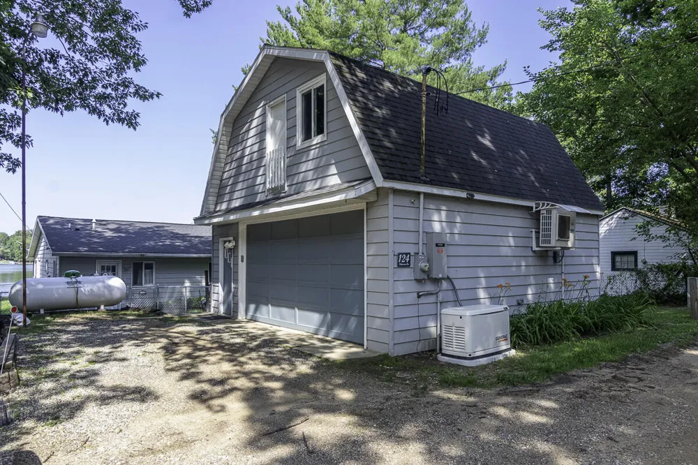 124 Peterson Drive Cheshire Township, MI 49055