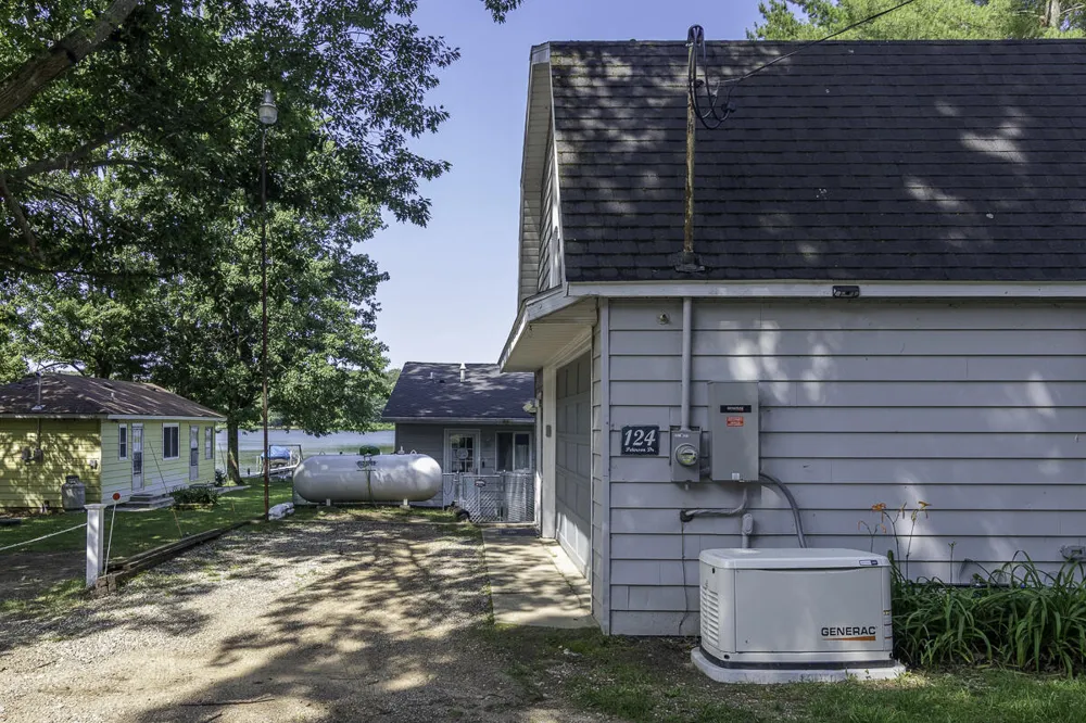 124 Peterson Drive Cheshire Township, MI 49055