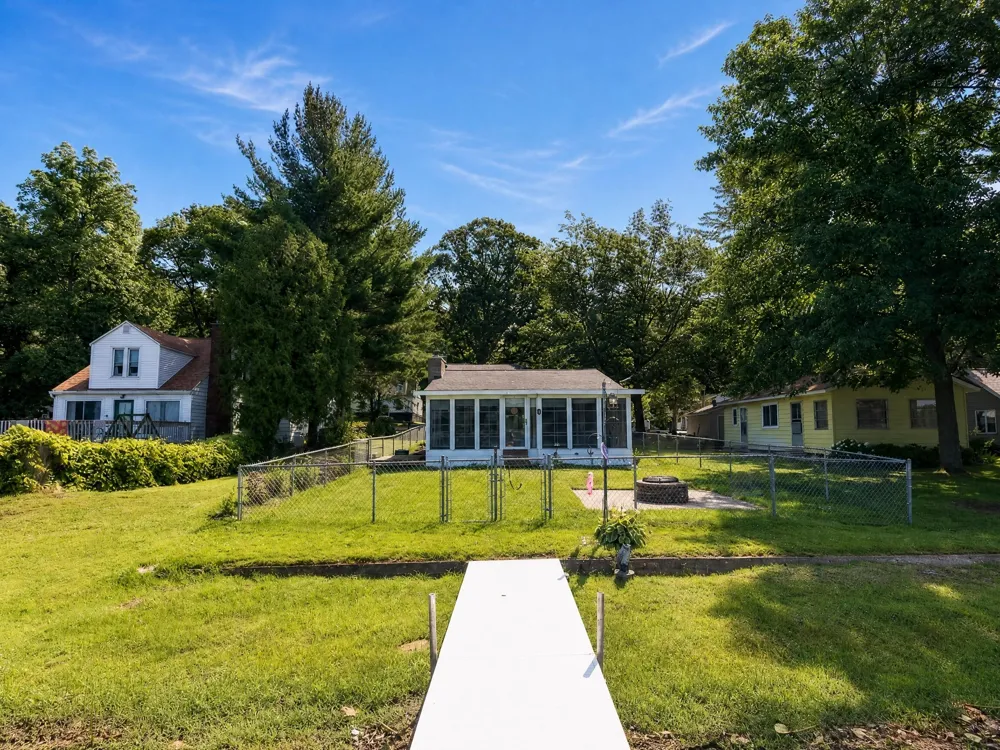 124 Peterson Drive Cheshire Township, MI 49055