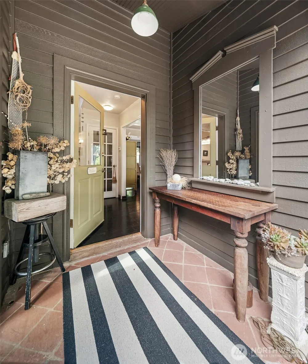 8416 SW 216th Street Vashon, WA 98070