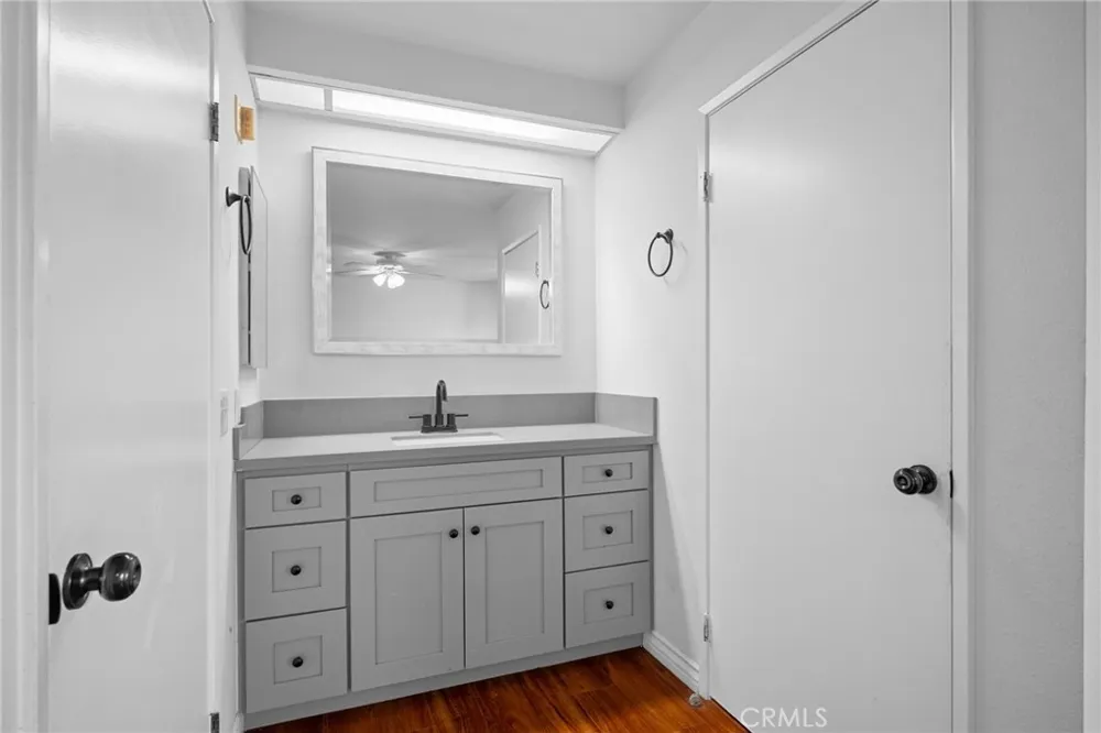 10119 Pinewood Avenue #207 Tujunga, CA 91042