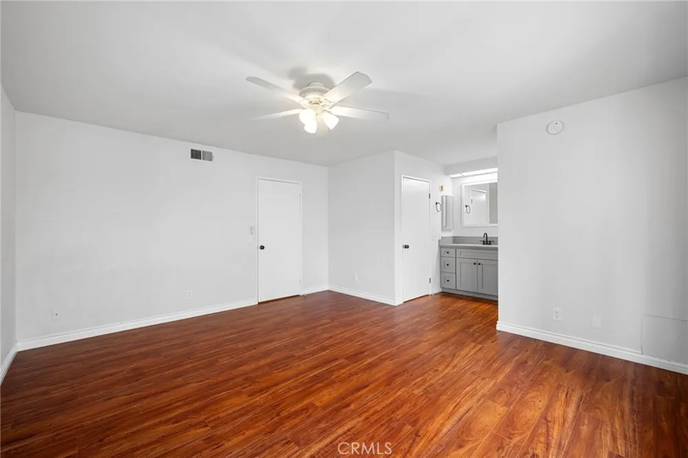 10119 Pinewood Avenue #207 Tujunga, CA 91042