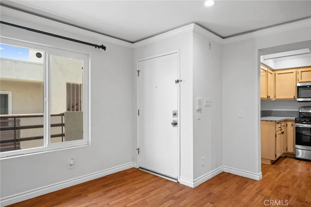 10119 Pinewood Avenue #207 Tujunga, CA 91042