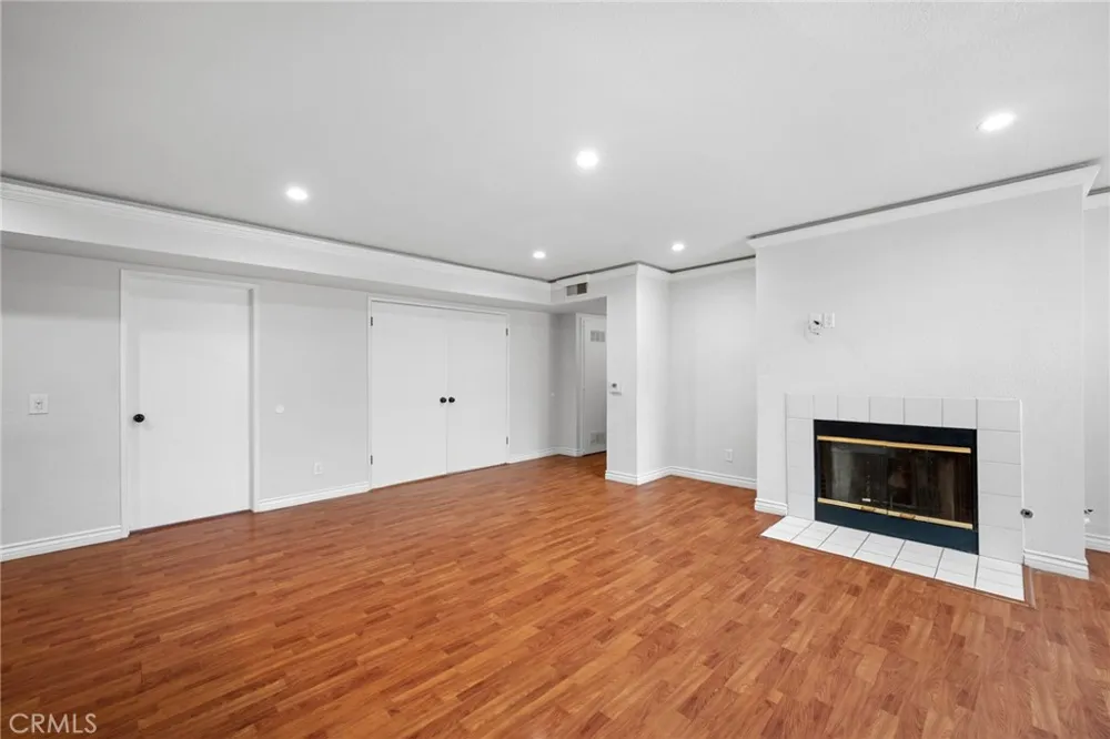 10119 Pinewood Avenue #207 Tujunga, CA 91042