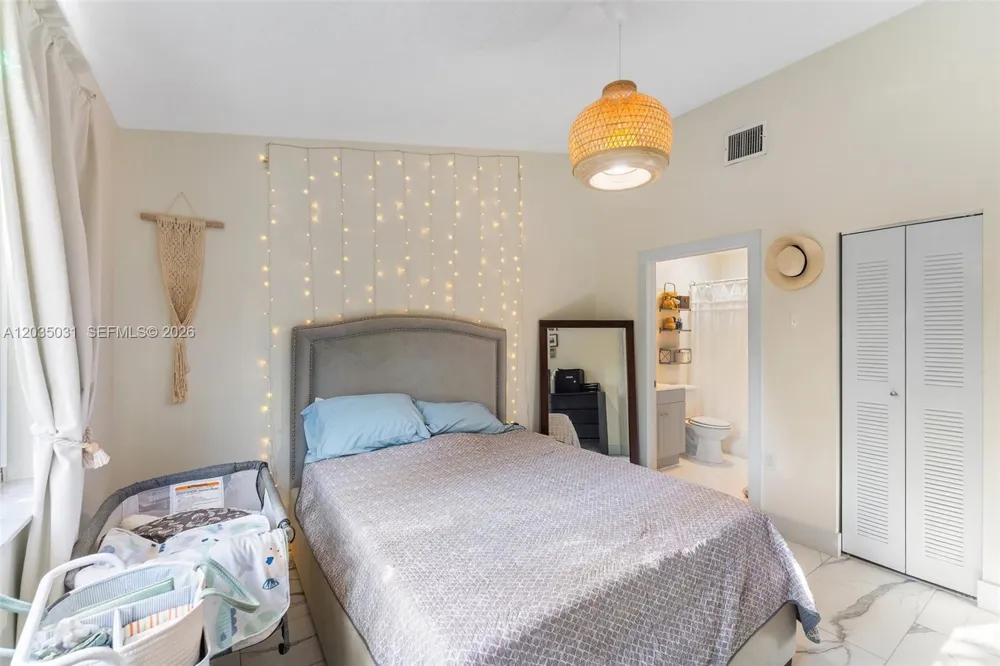 2140 NW 78th Ave #204 Pembroke Pines, FL 33024