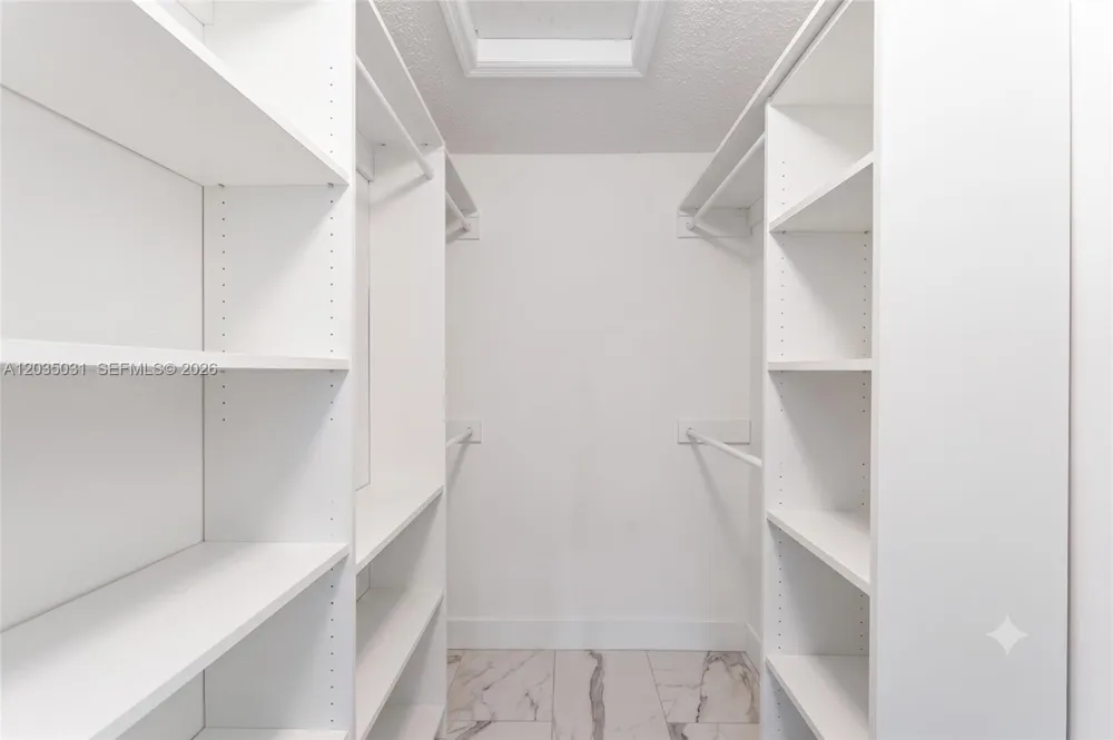 2140 NW 78th Ave #204 Pembroke Pines, FL 33024
