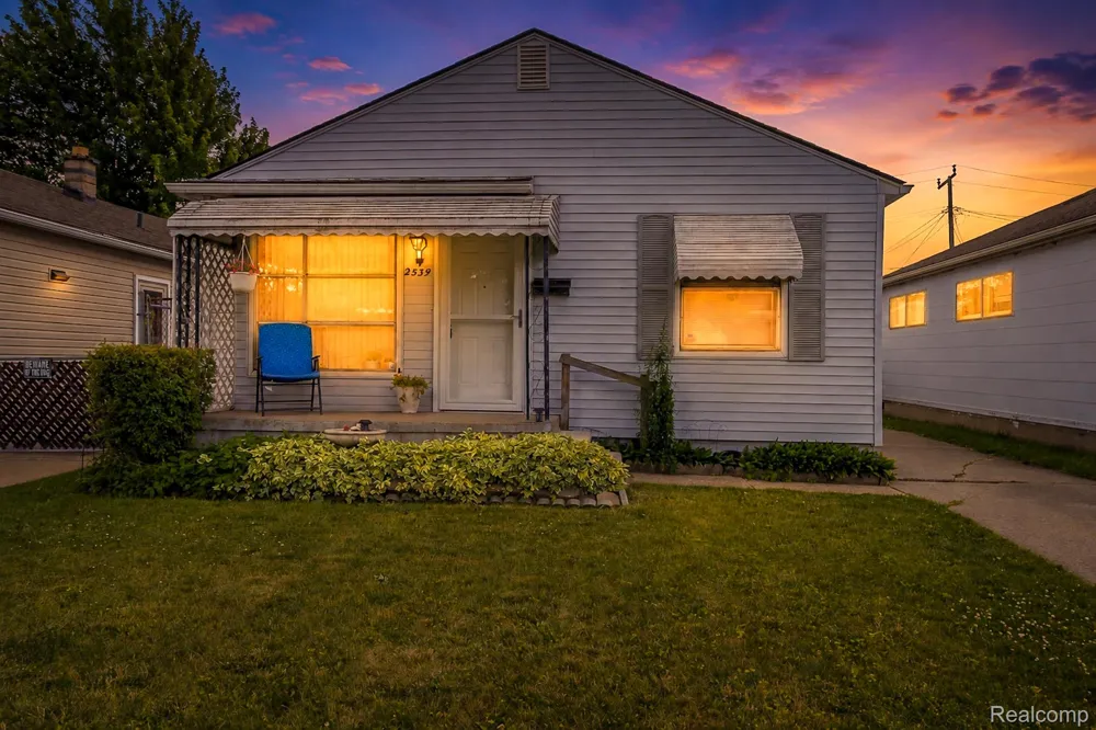 2539 Margaret Street Melvindale City, MI 48122
