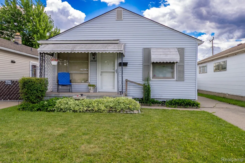 2539 Margaret Street Melvindale City, MI 48122