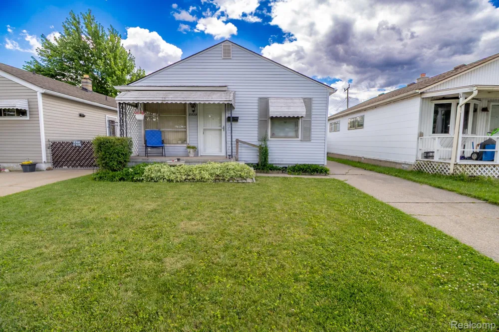 2539 Margaret Street Melvindale City, MI 48122