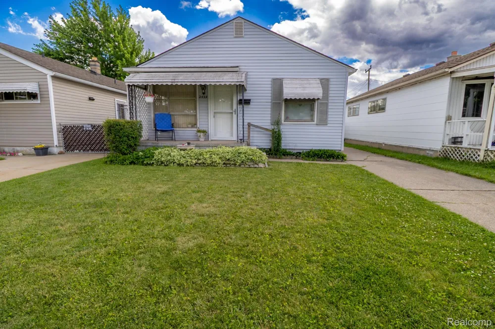 2539 Margaret Street Melvindale City, MI 48122