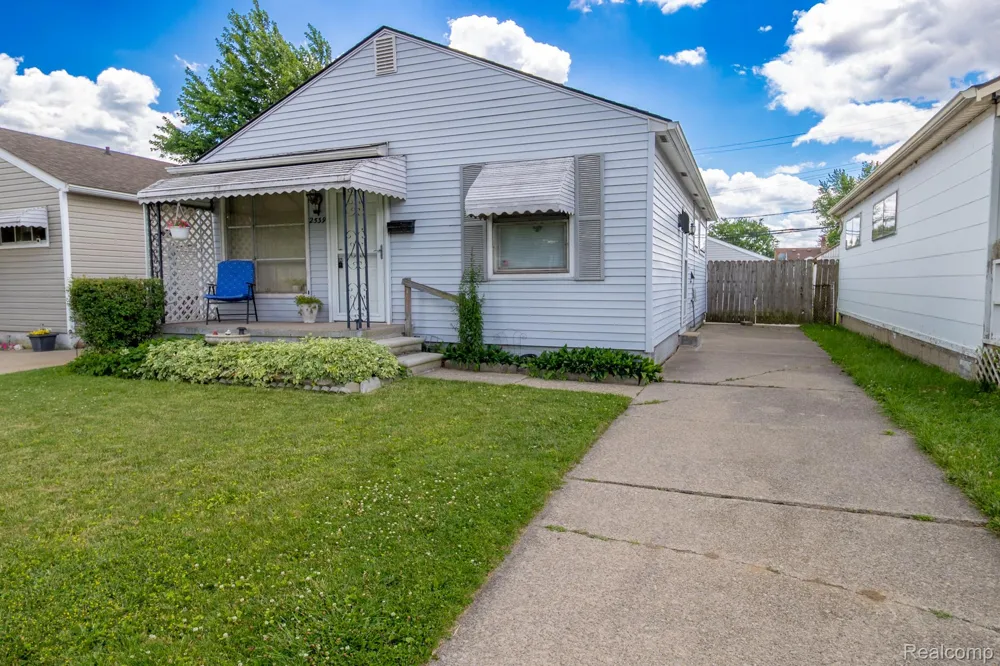 2539 Margaret Street Melvindale City, MI 48122