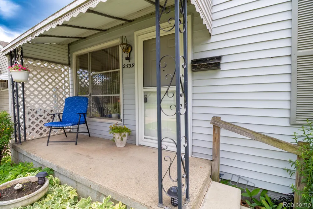 2539 Margaret Street Melvindale City, MI 48122
