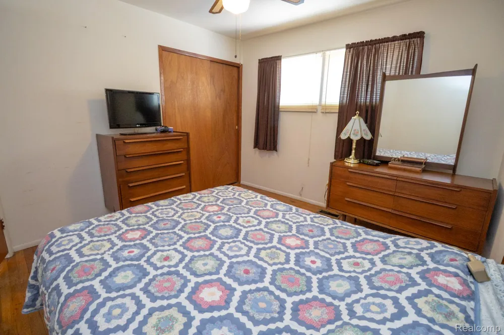 2539 Margaret Street Melvindale City, MI 48122