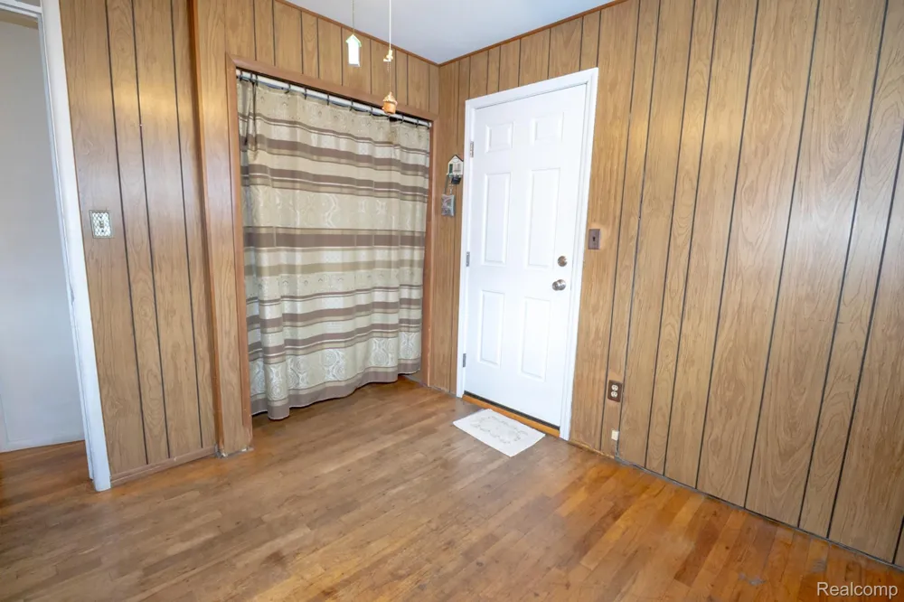 2539 Margaret Street Melvindale City, MI 48122