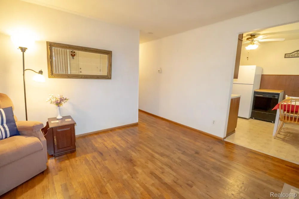 2539 Margaret Street Melvindale City, MI 48122