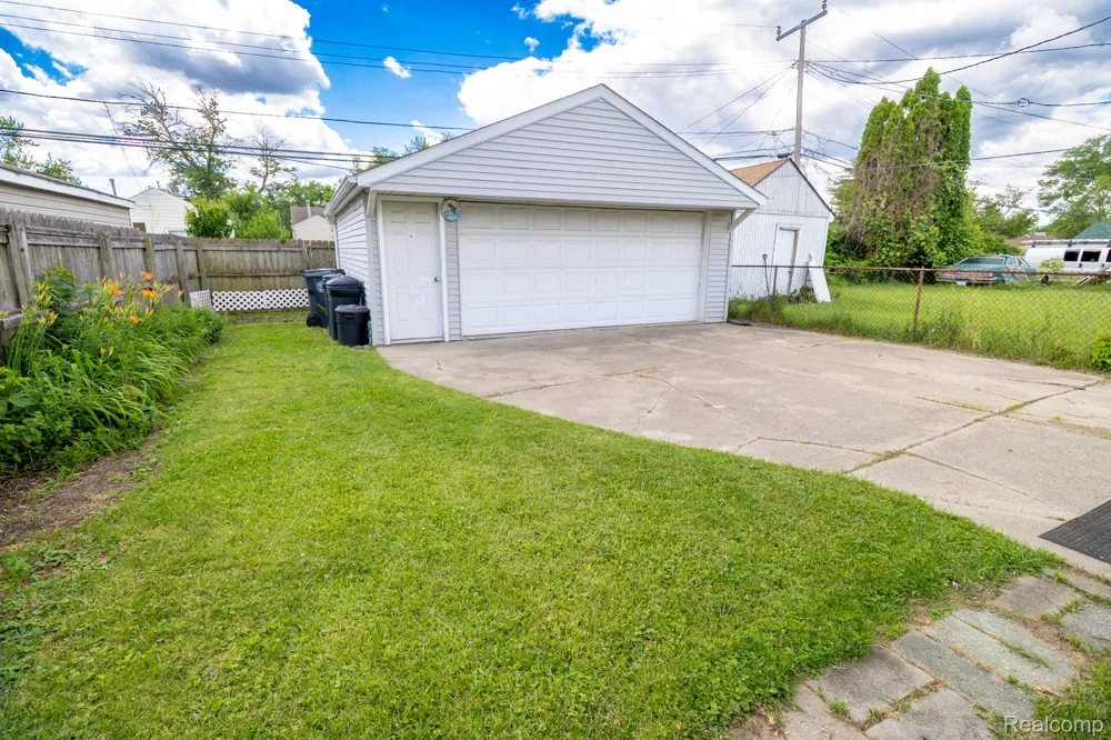 2539 Margaret Street Melvindale City, MI 48122