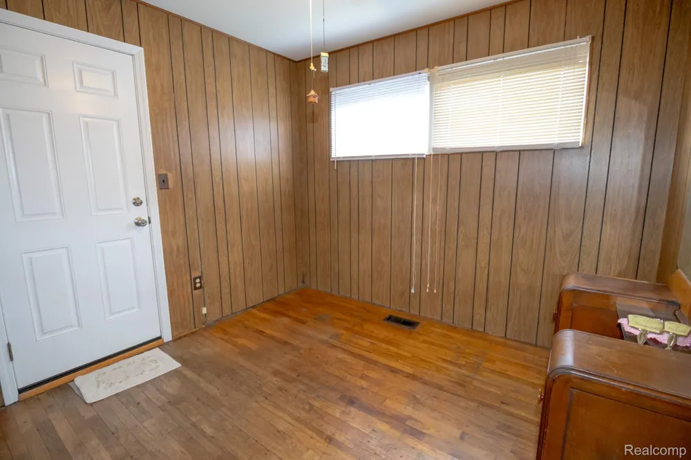 2539 Margaret Street Melvindale City, MI 48122