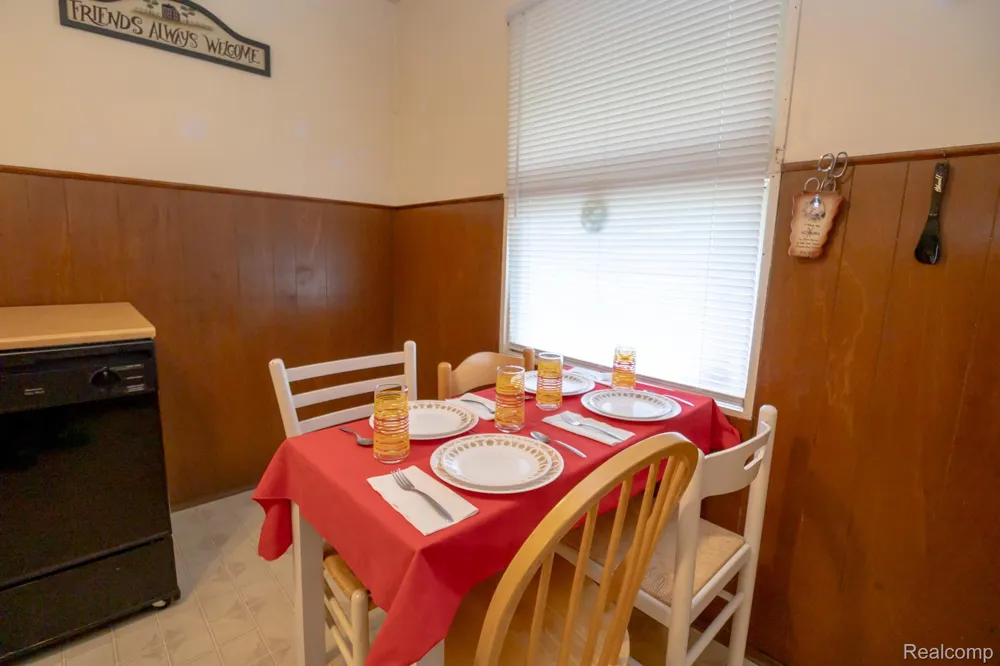 2539 Margaret Street Melvindale City, MI 48122