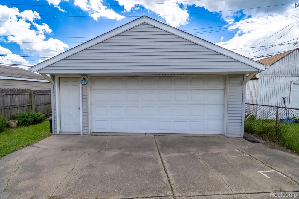 2539 Margaret Street Melvindale City, MI 48122