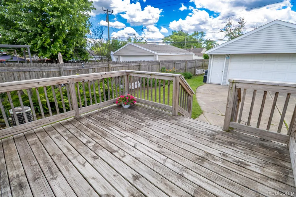 2539 Margaret Street Melvindale City, MI 48122