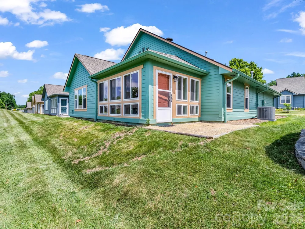 51 Barn Owl Way Hendersonville, NC 28792