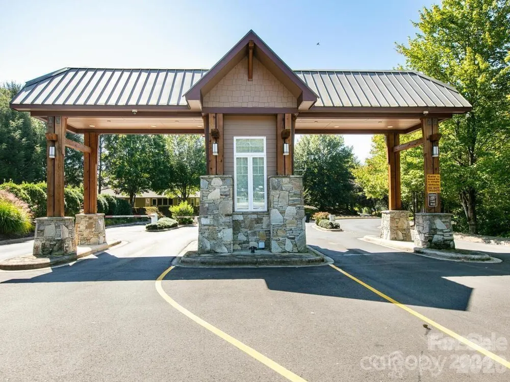 51 Barn Owl Way Hendersonville, NC 28792