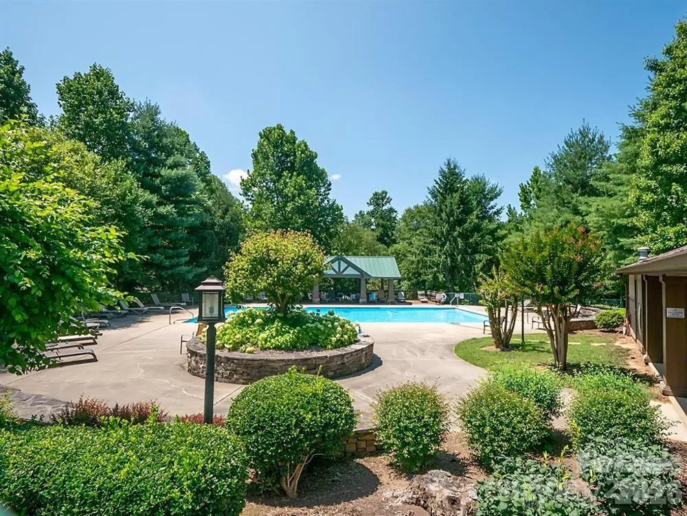 51 Barn Owl Way Hendersonville, NC 28792