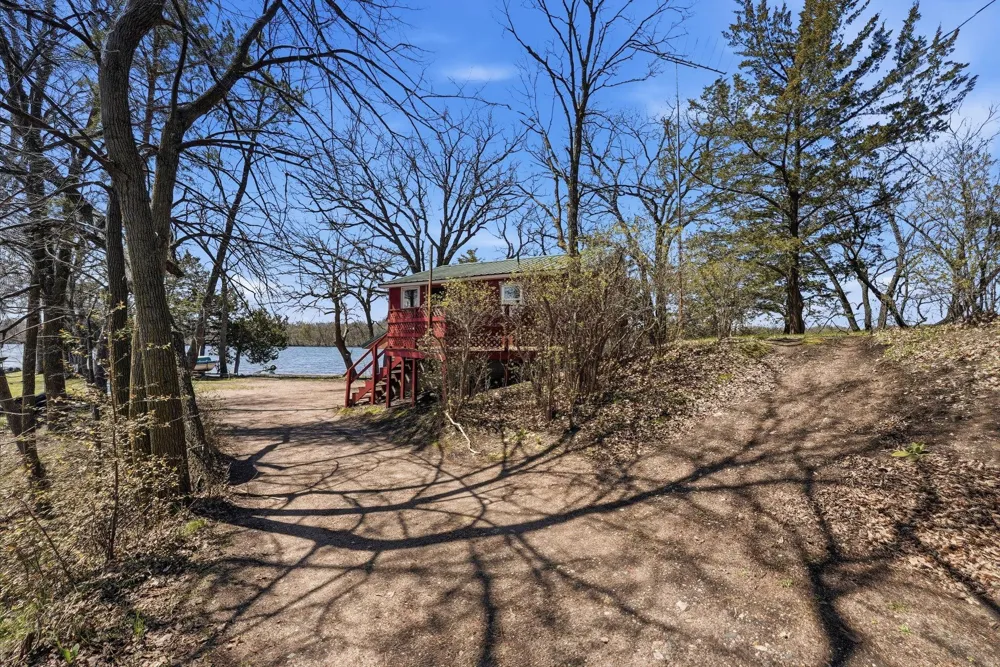 20927 Big Lake Road Richmond, MN 56368