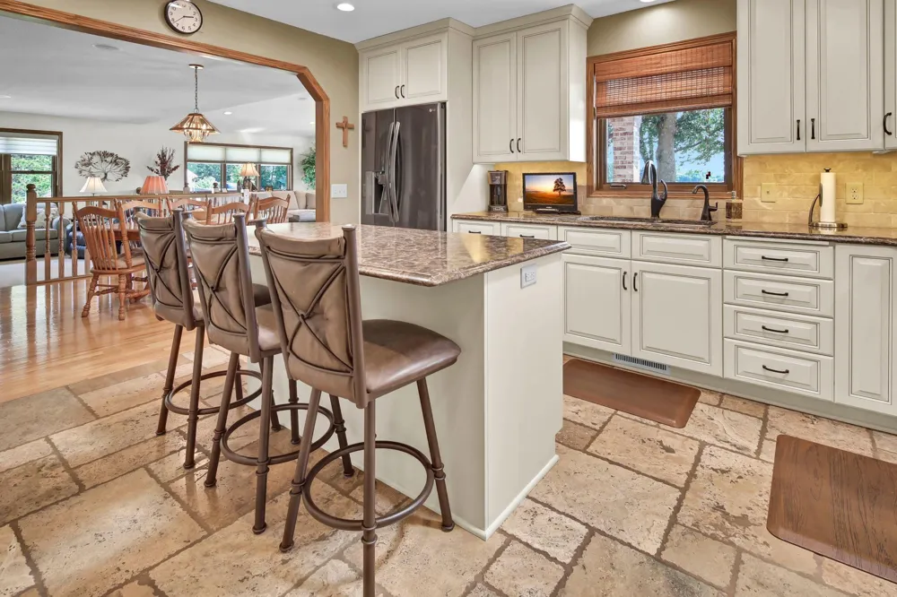 8010 Center Street Clear Lake, MN 55319