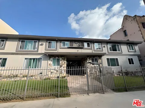 228 Mariposa Avenue #17