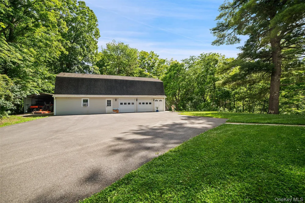 73 Lake Ellis Road Wingdale, NY 12594