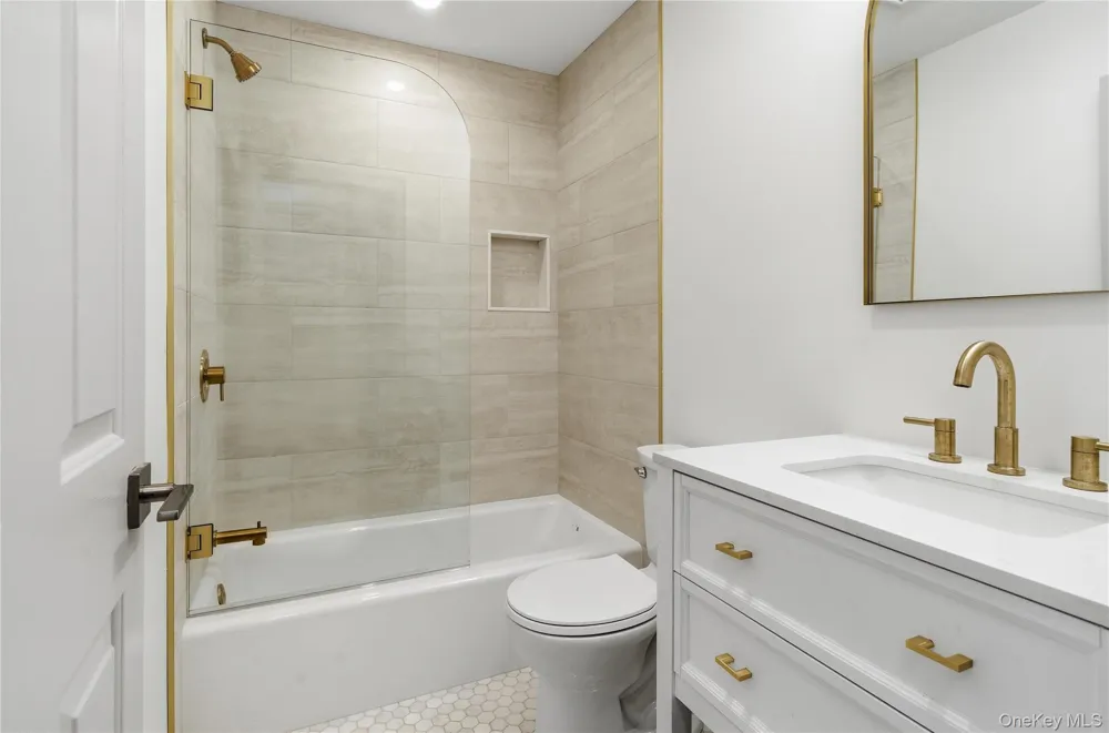336 2ND STREET Greenport, NY 11944