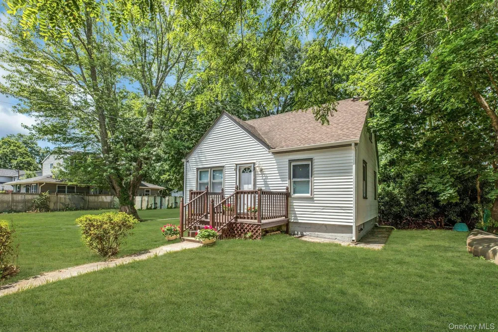 96 Washington Drive Mastic Beach, NY 11951